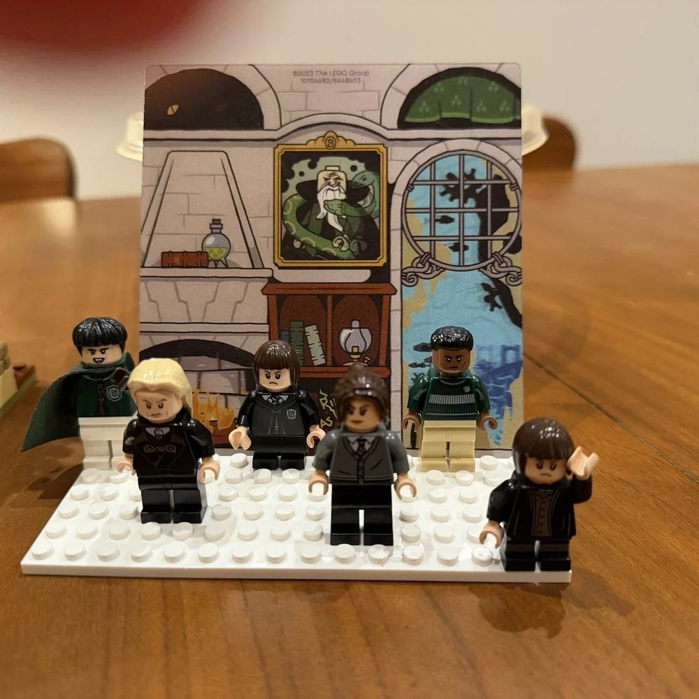 LEGO Harry Potter 4lb Lot 20+ Minifigures Sets